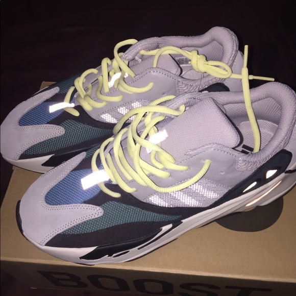 adidas yeezy 700 sizing